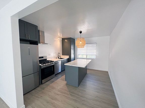 3rd image of 521-523 E Live Oak Ave #521D