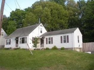 12 Dexter St, Coventry, RI 02816