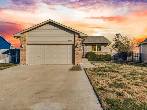 2508 E Casey Dr, Goddard, KS 67052