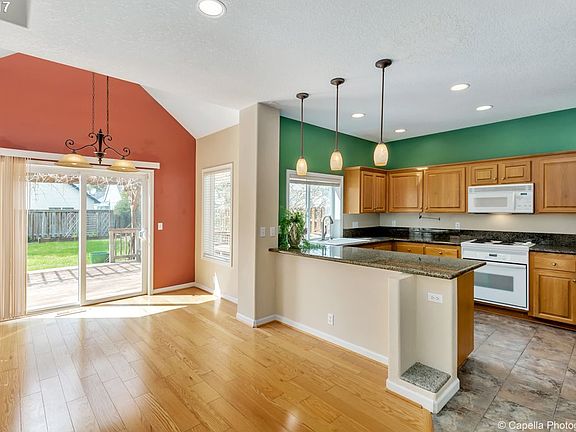 3rd image of 1569 NE Glen Ellen Dr