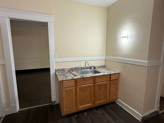 4th image of 1519-1525 Clark Ave #1521