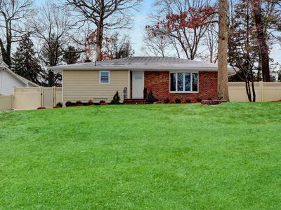 35 Eagle Lane, Hauppauge, NY, 11788