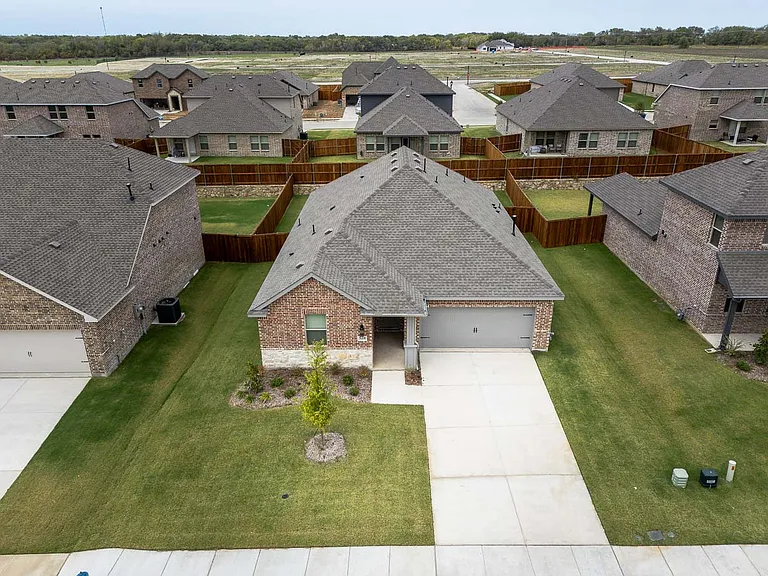 528 Brook View Dr — Photo 2