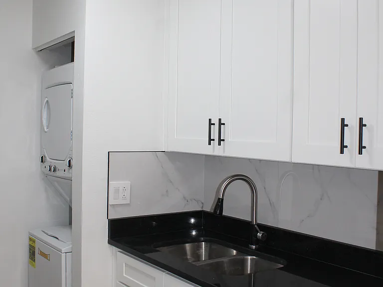 13608 S Village Dr — Photo 6