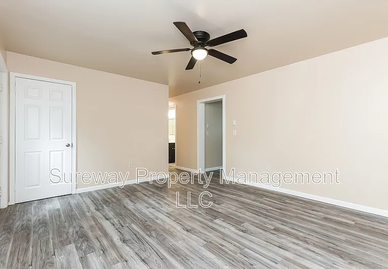 50 Dahlia St — Photo 3