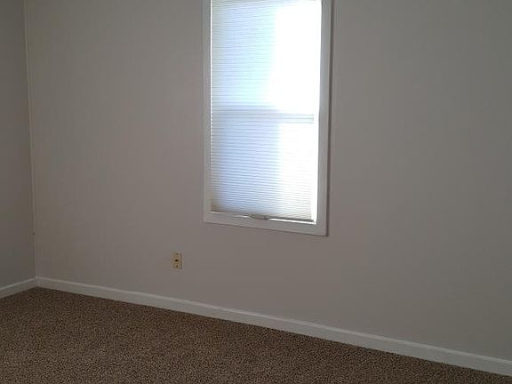 5th image of 1426 Thayer Dr