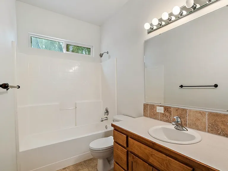 1886 W Bellagio Dr — Photo 14