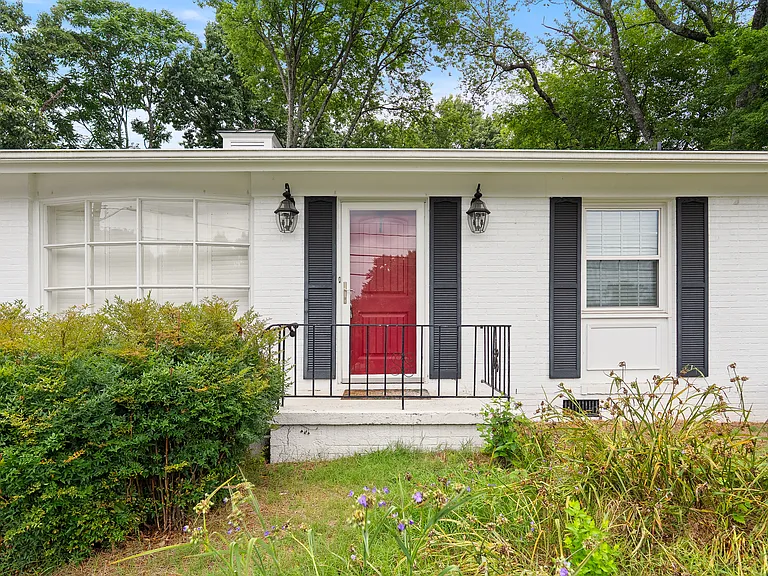 8045 Sabre Dr — Photo 5
