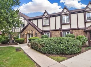 2199 Fairway Blvd, Hudson, OH 44236