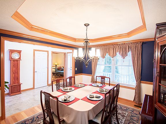 4th image of 2303 Catherines Overlook Dr