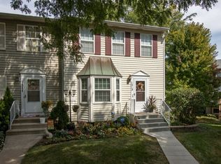 1213 Koster Ct, Geneva, IL 60134