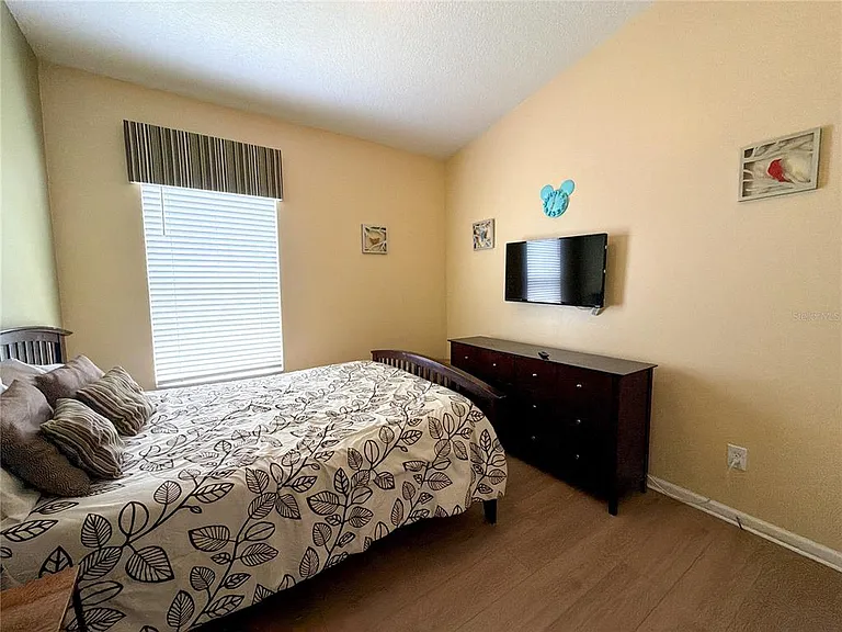 8127 Fan Palm Way — Photo 21