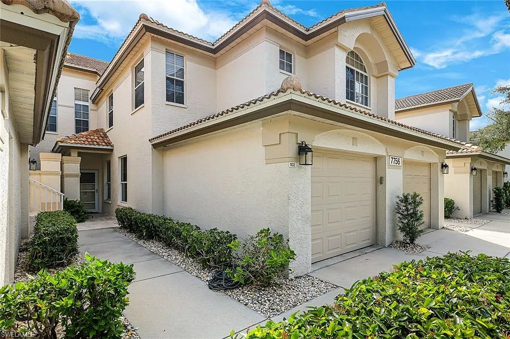 3 bed, 2.0 bath, 1737 sqft, $2,900 — Photo 1