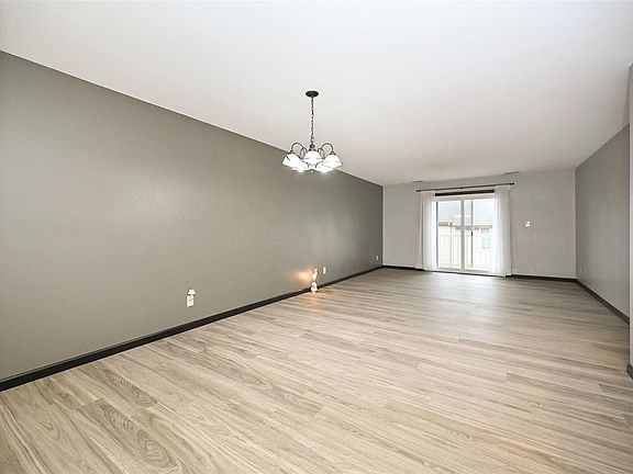 5th image of 1112 Sunhaven Dr APT C