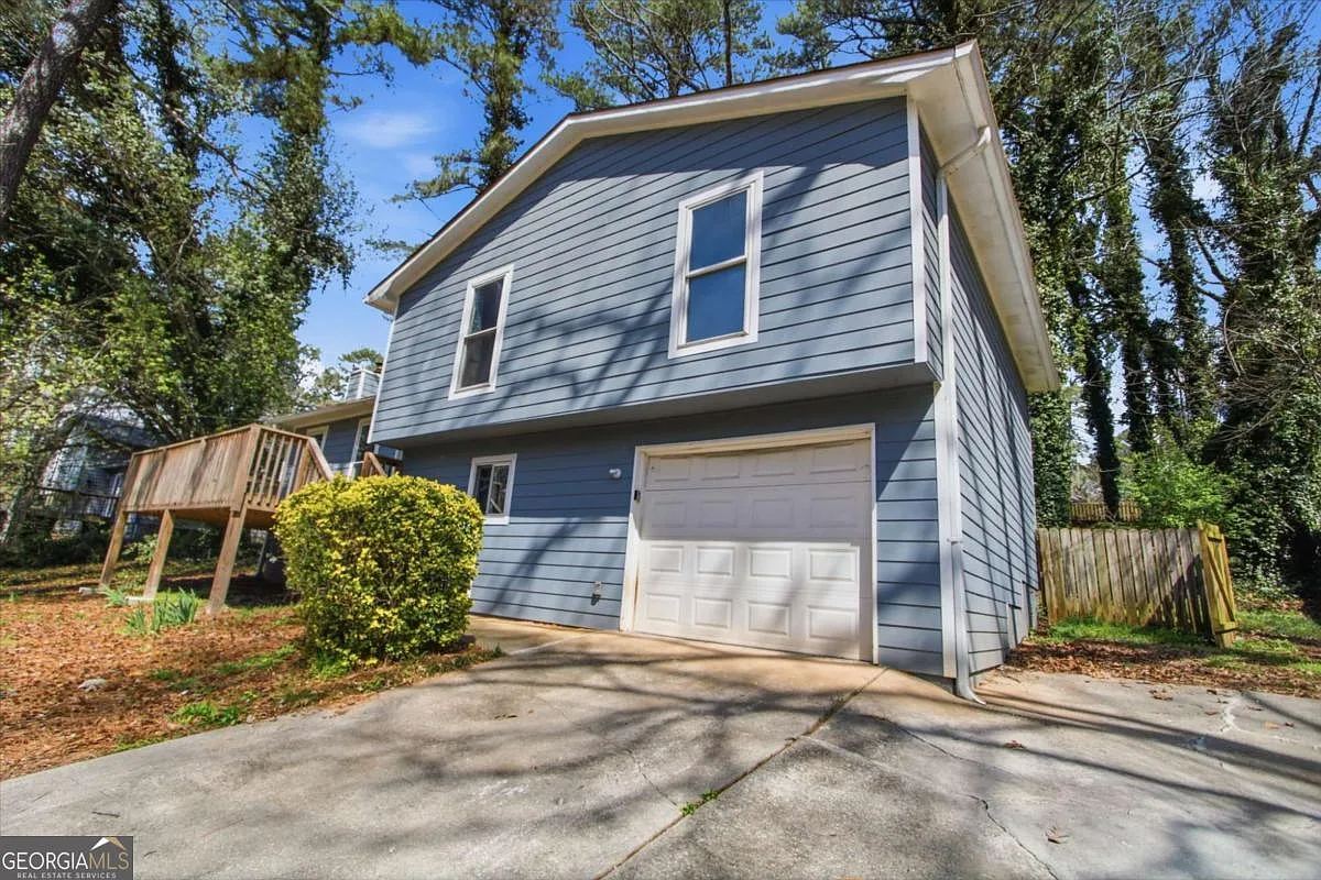 3292 Mixon Way photo 1