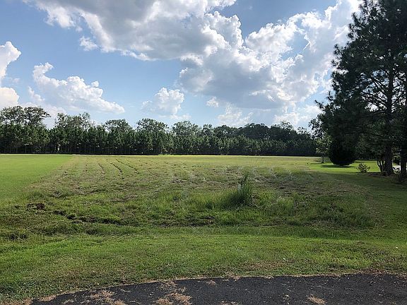 Corner cul-de-sac driveway