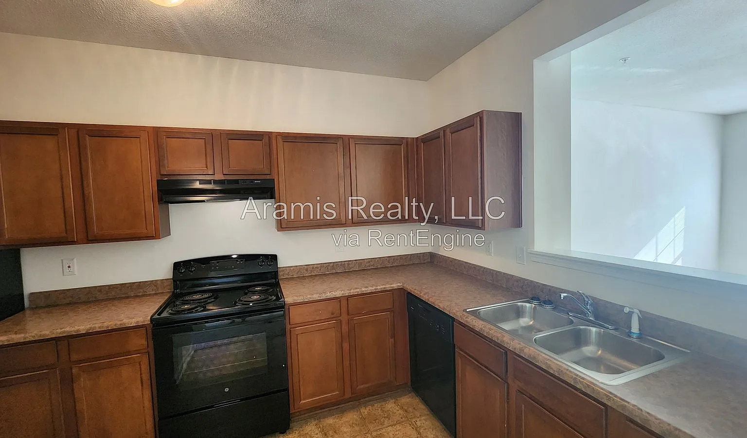 3 bed, 2.5 bath, 1440 sqft, $1,495 — Photo 4