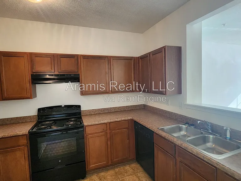 2847 Laurel Ridge Cir — Photo 4