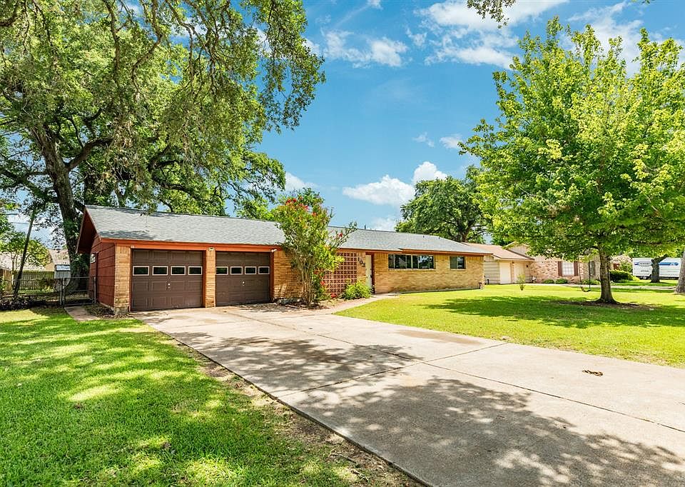 103 Ligustrum St, Lake Jackson, TX 77566 MLS 44899187 Zillow