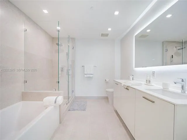 1300 Brickell Bay Dr #3004 — Photo 10