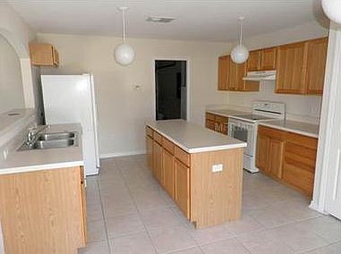 4th image of 30443 Birdhouse Dr