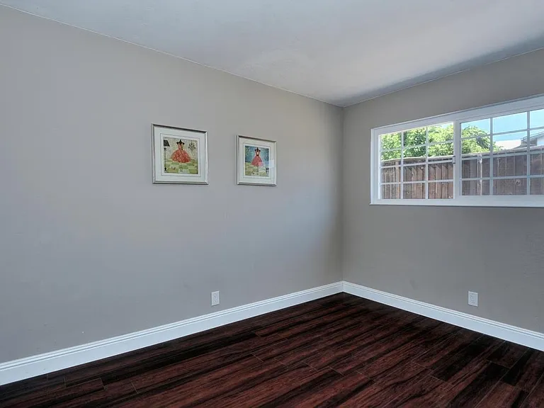 458 Holly Way — Photo 9