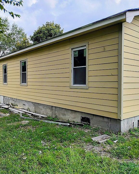 2nd image of 341 E Main St