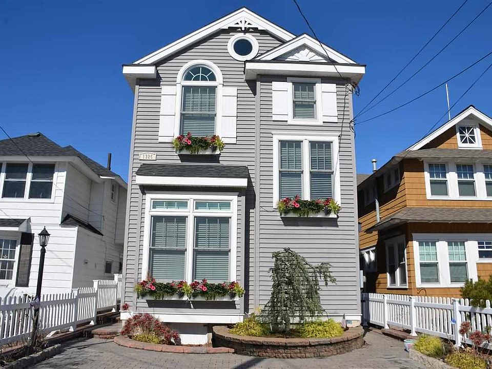 1st image of 1326 Pleasure Ave