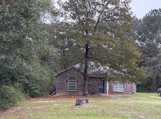 16 N Speed Ln, Poplarville, MS 39470