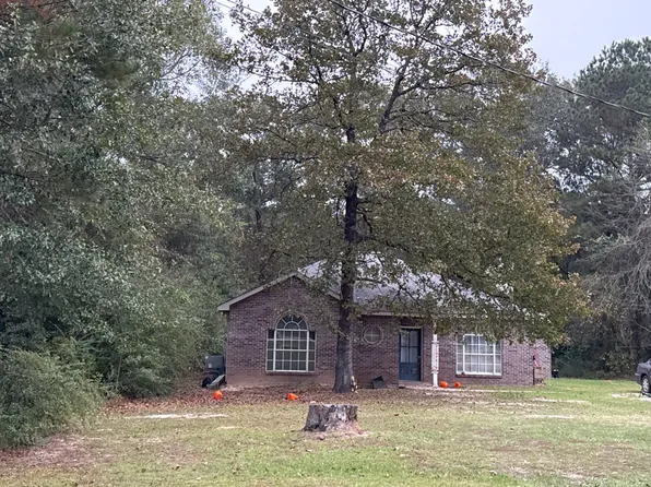 16 N Speed Ln, Poplarville, MS 39470