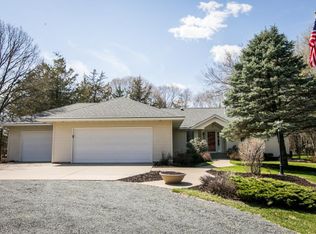 180 Lakeland Shores Rd N, Lakeland, MN 55043