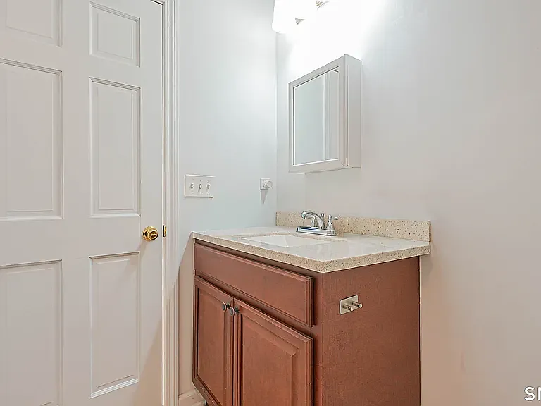 45 Daytona St — Photo 16
