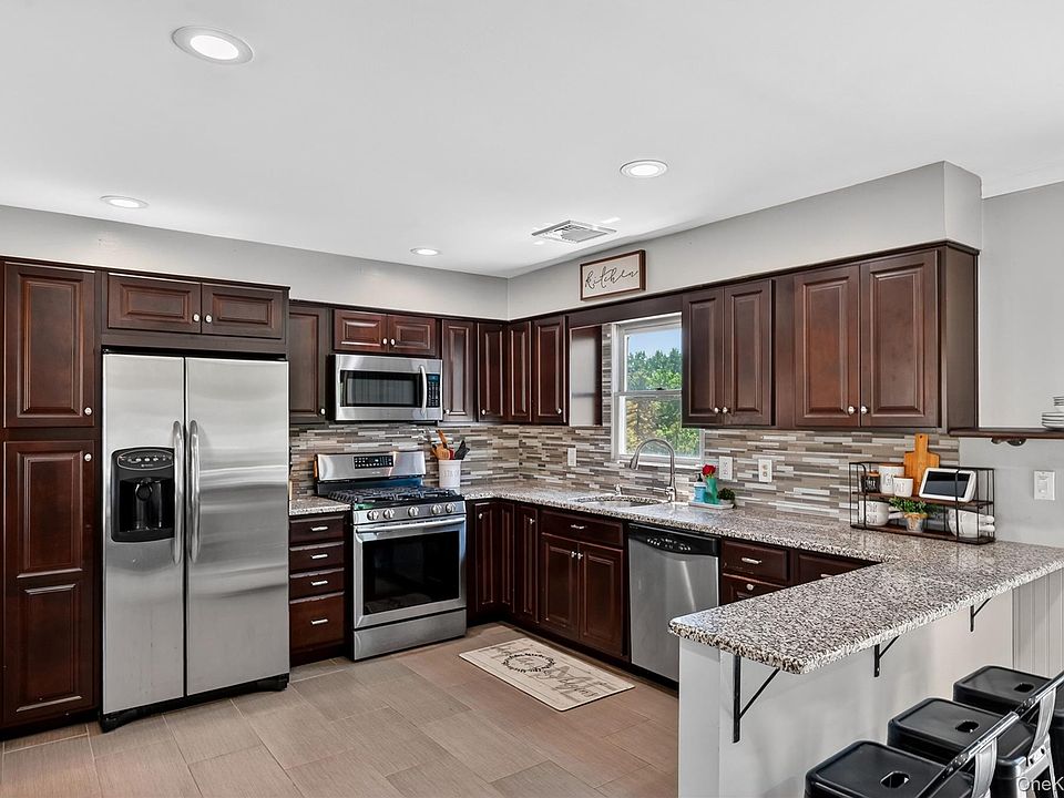 1st image of 19 Sutherland Drive