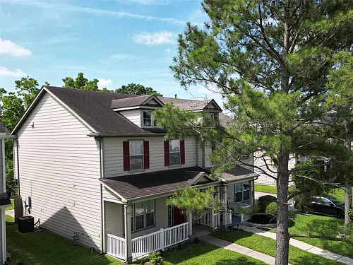 2114 Village Crossing Trl Photo 1