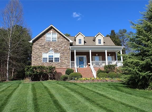 4th image of 968 Sommerset Ct NE