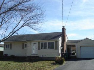 36 Commodore Ave, Warwick, RI 02888