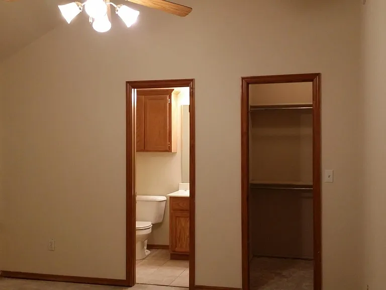 1408 Buena Vista Cir — Photo 9