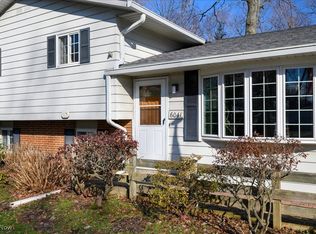 6041 Firwood Rd, Mentor On The Lake, OH 44060