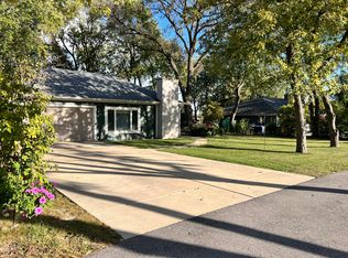 7727 Lester Ln, Darien, IL 60561