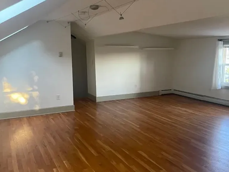 12 Alice St #2 — Photo 7