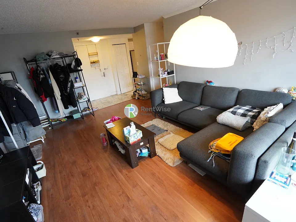 15 N Beacon St #709