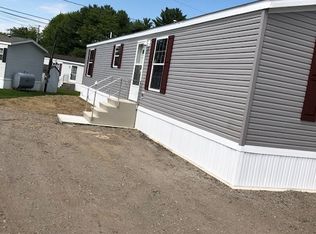 3 Laskey St, Topsham, ME 04086