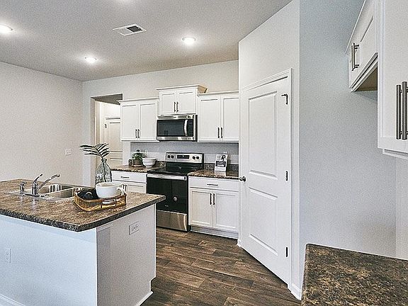 3rd image of 2202 Lily Dr #47