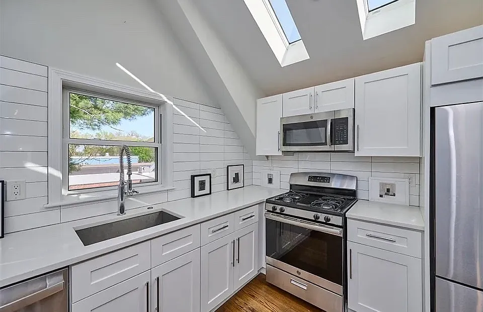 Building Photo - 757 Washington St #3
