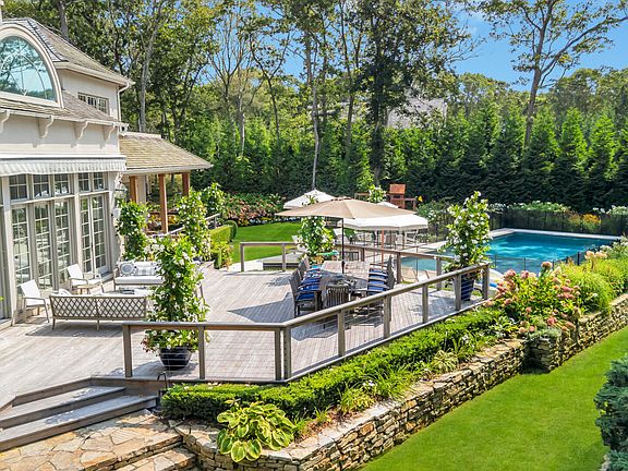 4th image of 52 Edge Of Woods Rd