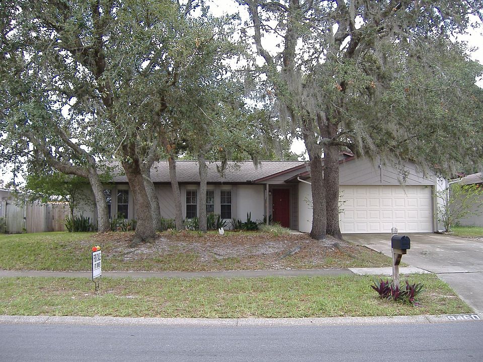 Front view of home