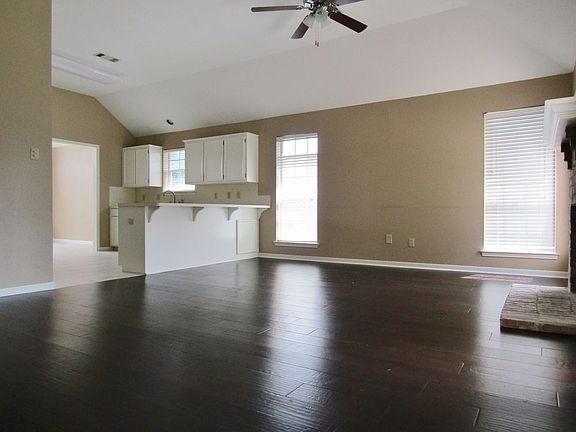 4th image of 7930 Blue Bonnet Ln