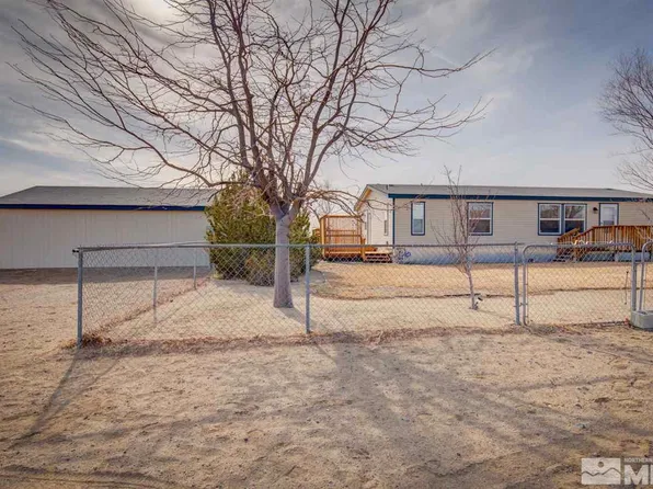 1351 W Spruce St, Silver Springs, NV 89429