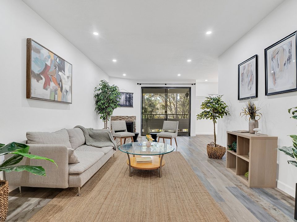 1st image of 13331 Moorpark St APT 206