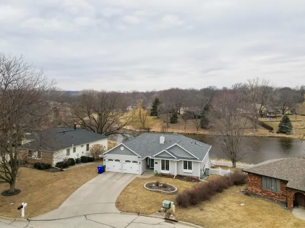 407 E Baronage Dr, Blair, NE 68008